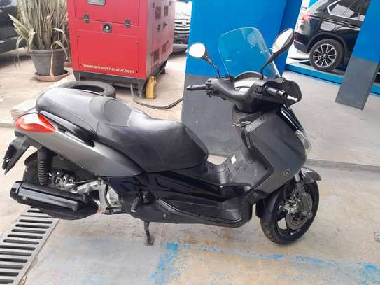 Yamaha XMAX image 1