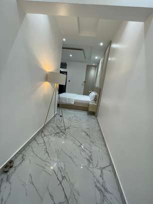 APPARTEMENT MEUBLE F3 A LOUER POINT E image 12