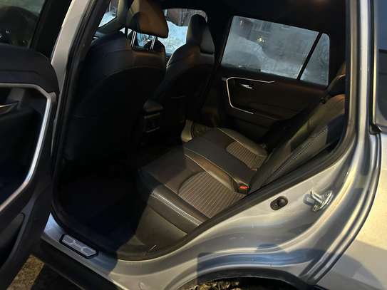 Toyota rav4 2021 hybrid sous douane disponible a dakar image 7