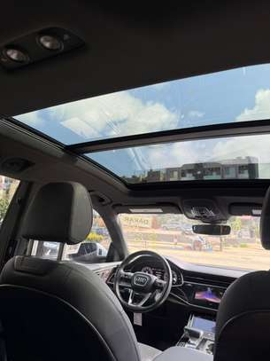 Audi Q8 2019 image 5