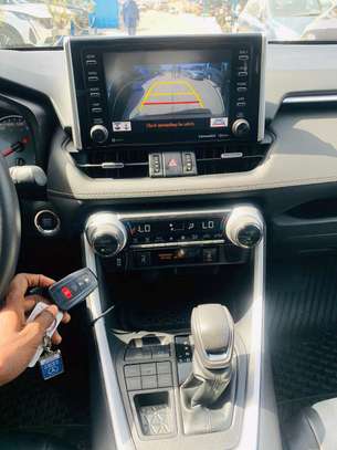 Toyota rav4 xle 2020 image 12