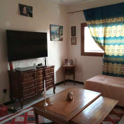 Villa neuve meublée de 500m2 à vendre à Mboro image 9