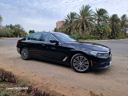 BMW 540i Xdrive image 4