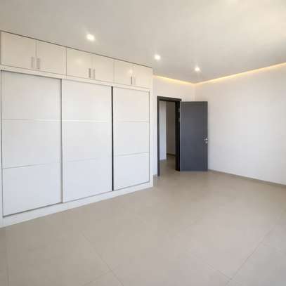 Appartement F4 haut standing à louer aux Almadies image 3