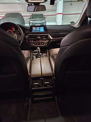 BMW 5 Touring (520d) 2018 image 12