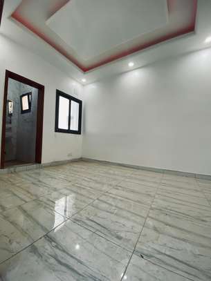 Bel appartement aux Almadies (zone de recasement) image 2