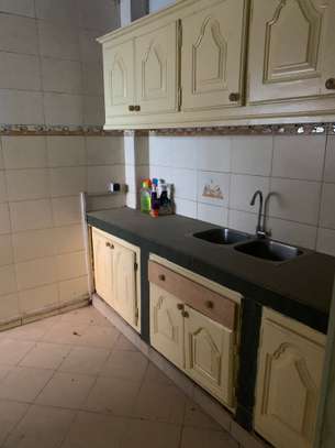 APPARTEMENT  f3/F4 à vendre à OUEST FOIRE image 3