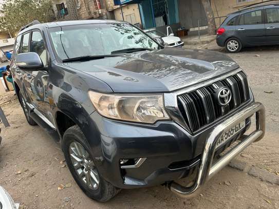 Toyota Prado 2019 image 2