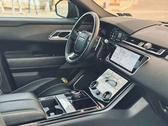 2018 Range Rover Velar - All Black image 4