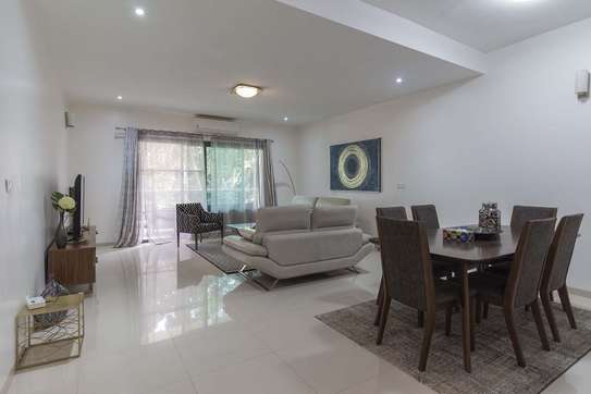 Appartement F3 meublé à louer aux Almadies image 5