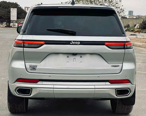 2022 Jeep Grand Cherokee Summit image 15