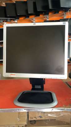 ECRAN HP DELL 19" CARRE ET RECTANGLE image 1