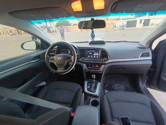 HYUNDAN ELANTRA 2017 image 9