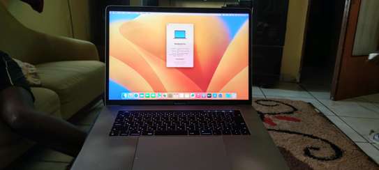Macbook pro 16 pouce i7 2017 touch bar image 1