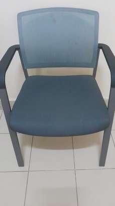 Chaise de bureau ergonomique bleu/gris avec dossier maille image 1