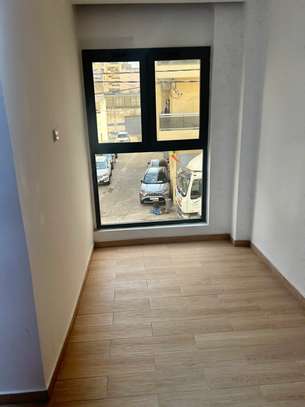 Magnifique F2 Neuf centre ville image 3