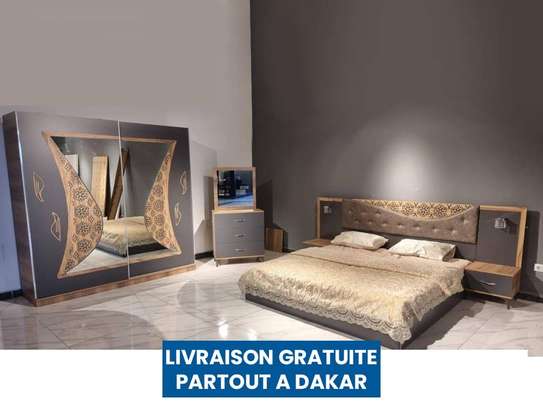 CHAMBRE A COUCHER ARMOIRE COULISSANTE 4PIECES MARRON image 1