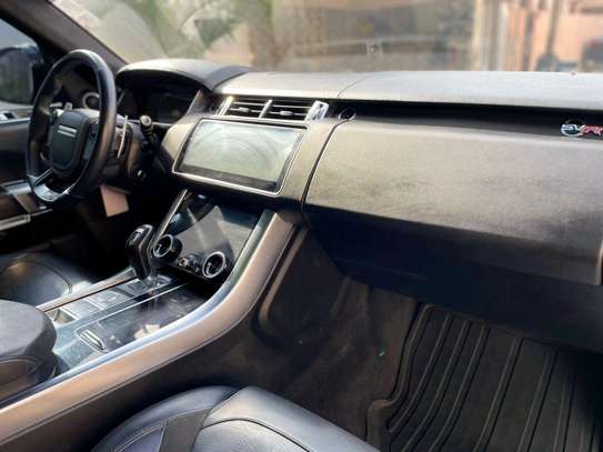 Range Rover image 10