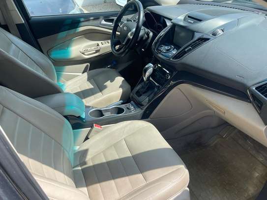 Escape titanium 4X4 Full Option image 8