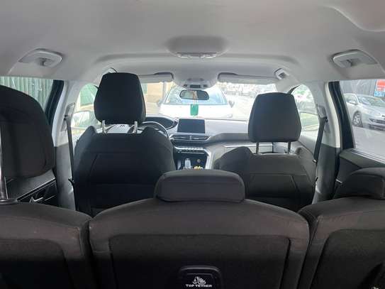 Peugeot 5008 7 places image 11