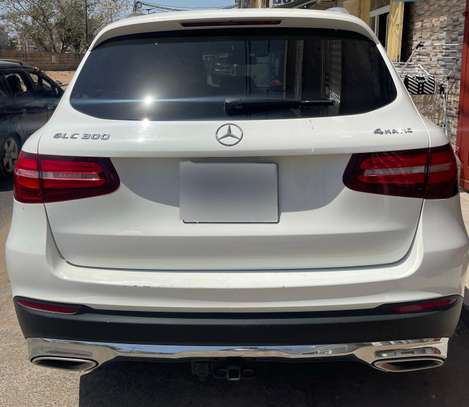 Mercedes GLC300 4Matic image 6