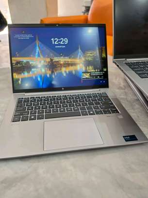 HP Zbook Firefly Mobile workstation image 2