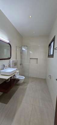 2 CHAMBRES A LOUER A NGOR image 12