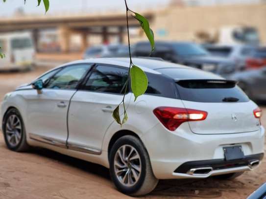 Citroën DS5 année 2018 image 6