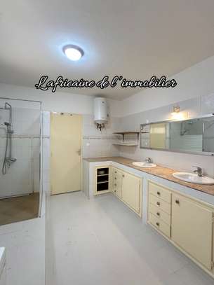 VILLA R+2 À LOUER – VIRAGE, À 2 PAS DE LA MER image 6