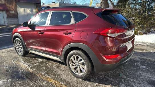 Hyundai Tucson image 3
