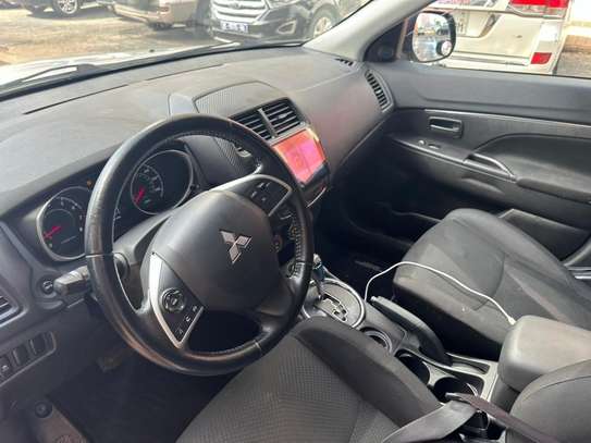 Mitsubishi Outlander Sport image 9