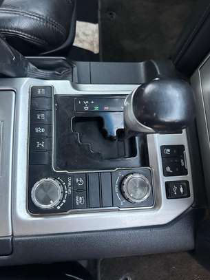 Toyota land cruiser 2020 image 14
