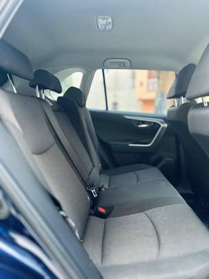 Toyota rav4 année 2022 image 13
