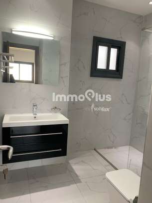 Appartement de standing au Point E image 8
