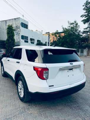 Ford explorer image 7