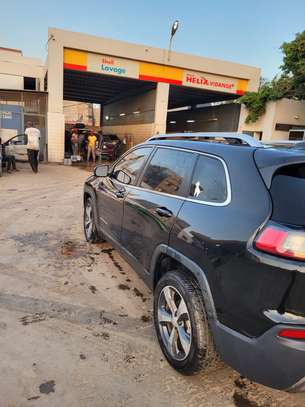 JEEP CHEROKEE image 9