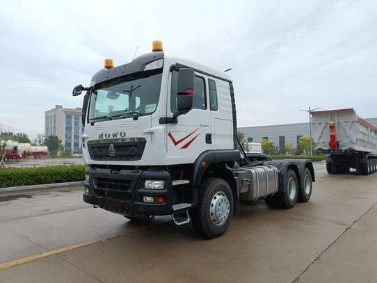 Camion tracteur howo TX image 1