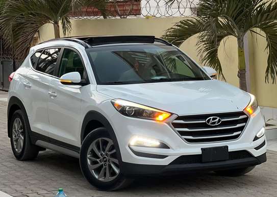 HYUNDAI TUCSON image 9