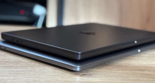 MacBook Pro M5 Max 16-inch image 3