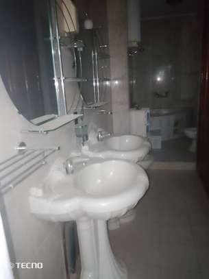 *À LOUER – Villa R+02 à Mariste ÉcoleJaponaise*. image 10