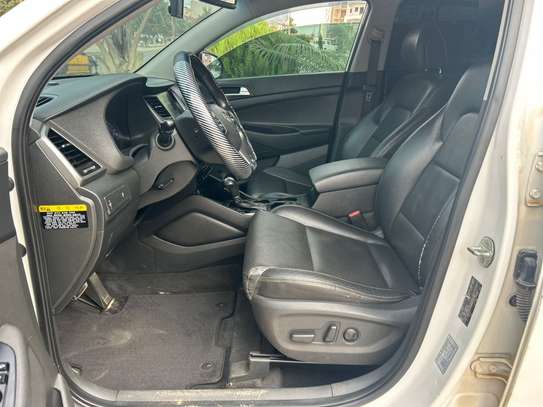 Hyundai Tucson diesel image 11