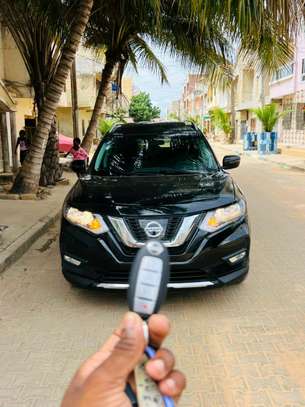 Nissan Rogue 2017 image 1