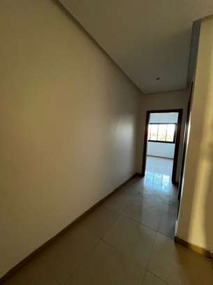 Appartement F4 à louer aux almadies image 12