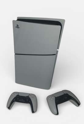 Sony PlayStation 5 avec 2 manettes bon état image 1