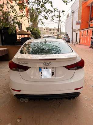 Hyundai Elantra blanche automatique essence image 5
