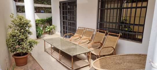 Belle Villa R+1 à louer à Ngor Almadies image 7