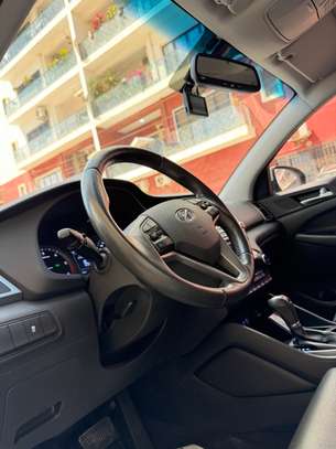 Hyundai tucson image 8