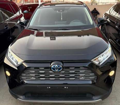 Toyota RAV4 hybrid image 2
