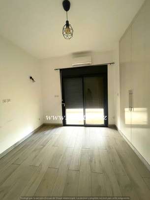 Appartement à louer au point E image 6