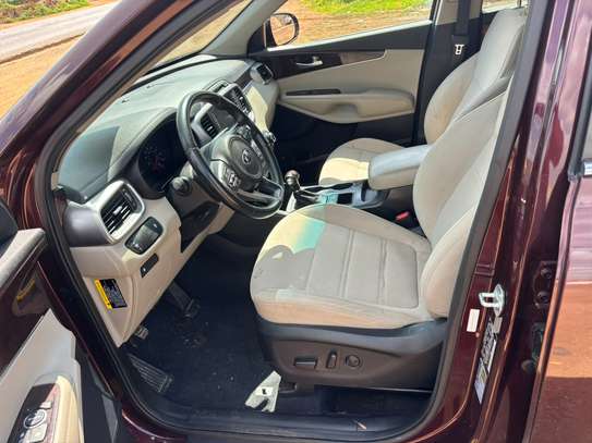 KIA SORENTO image 8